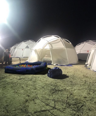 Illustration for article titled Fyre Fest Had A Ball Pit!